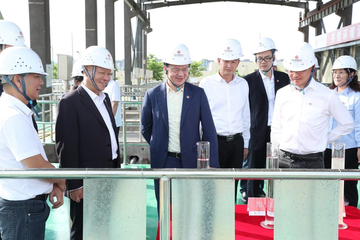 参观污水处理厂